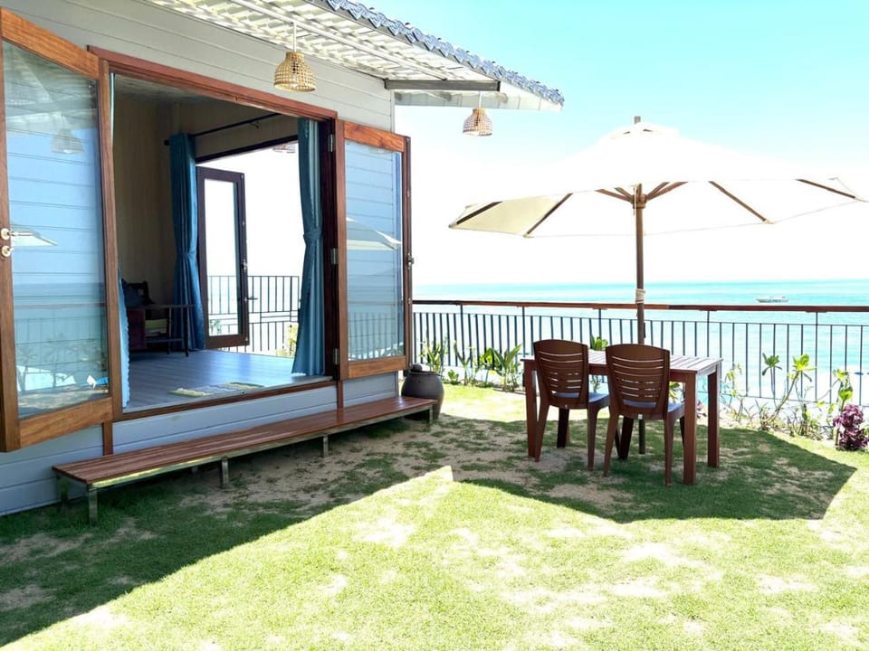 Garden, Sea view