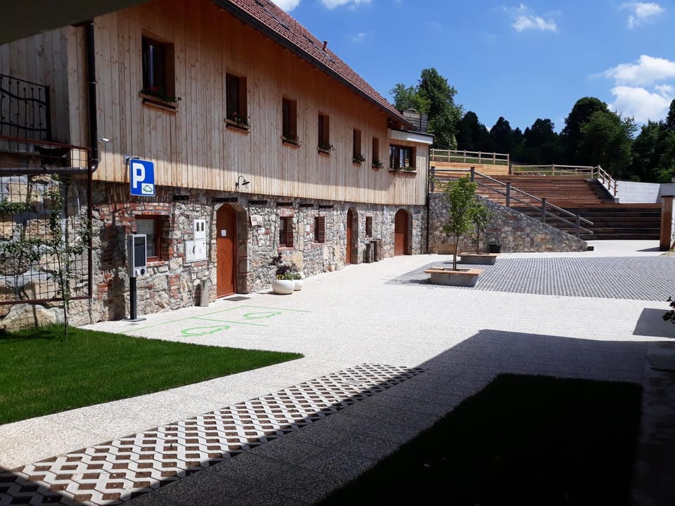 Property building, Facility for disabled guests, Parking