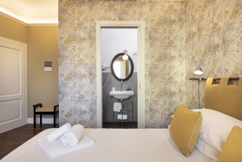Bed, Bathroom, Photo of the whole room, Bedroom