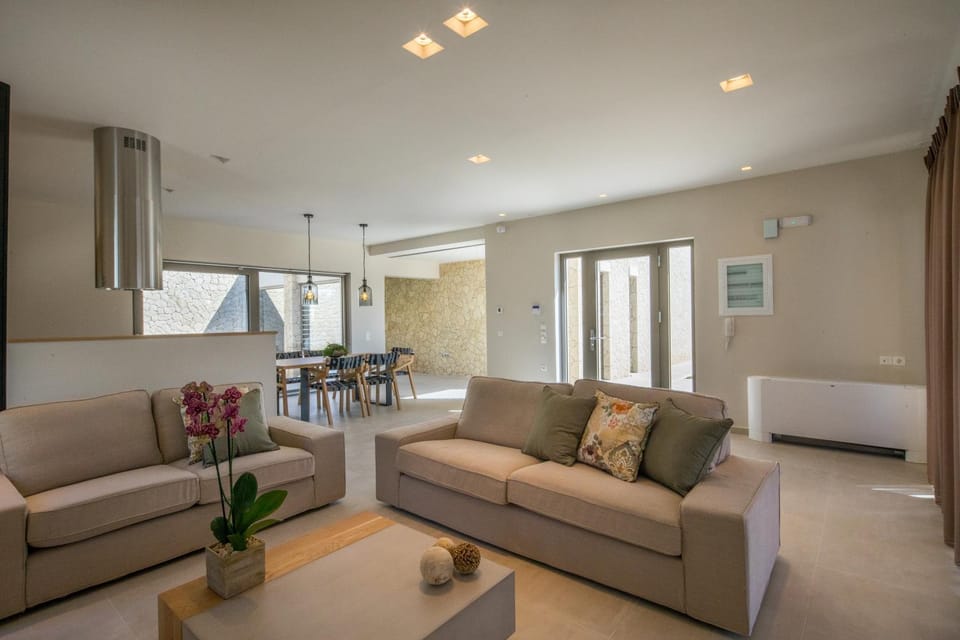 Living room, Seating area, Dining area, Garden view