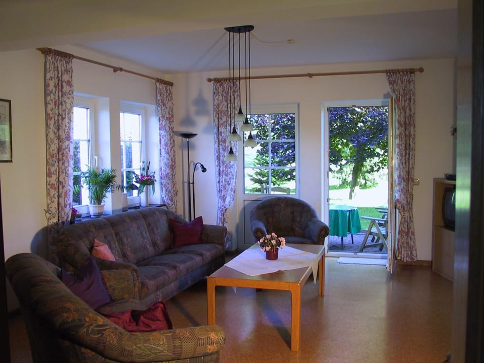 Property logo or sign, Living room, Photo of the whole room, Logo/Certificate/Sign