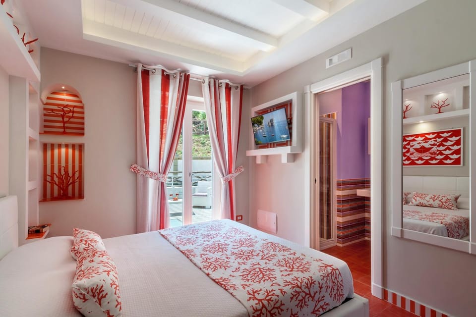 Bed, Photo of the whole room