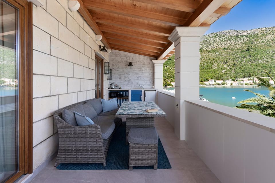 Adria House Dubrovnik by the sea Bed and Breakfast in Dubrovnik-Neretva County