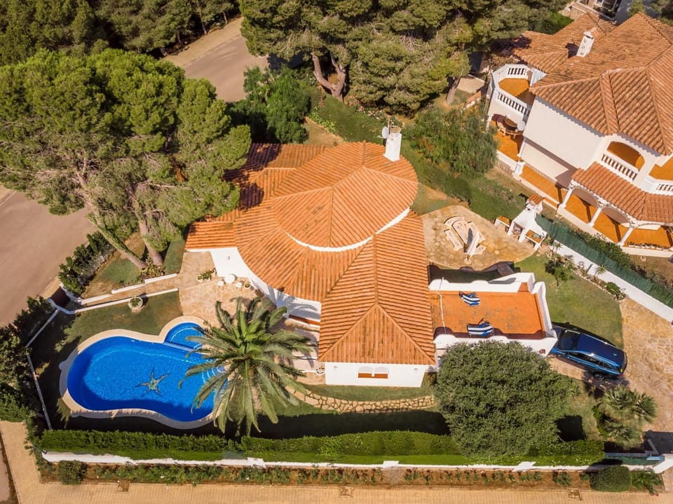 Facade/entrance, Bird's eye view, Pool view, Street view