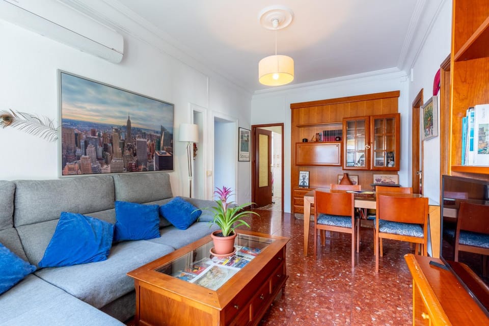 TV and multimedia, Living room, Dining area, air conditioner