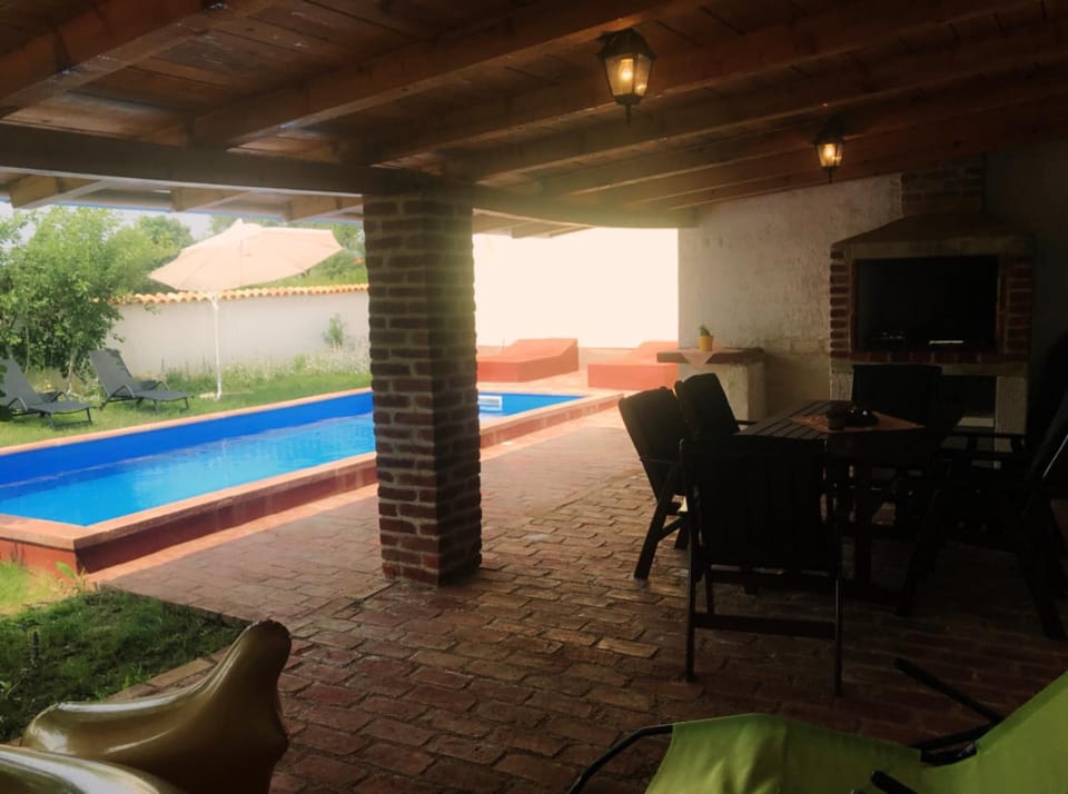 Neighbourhood, Beach, Area and facilities, Swimming pool, Swimming pool
