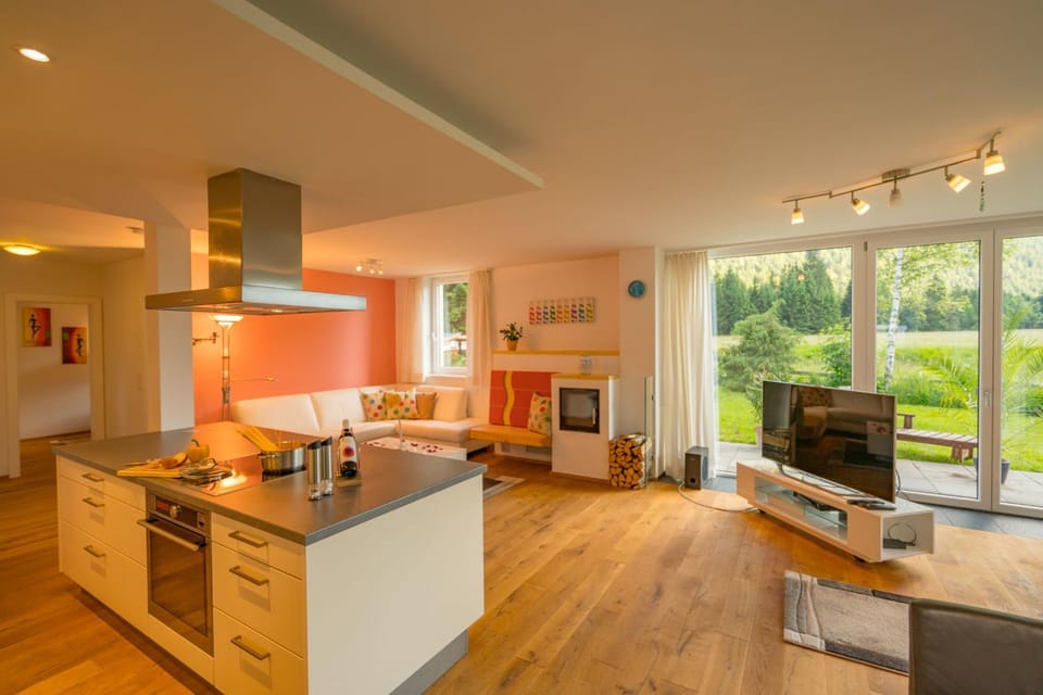 TV and multimedia, Kitchen or kitchenette, Living room, Garden view, Mountain view, Pool view