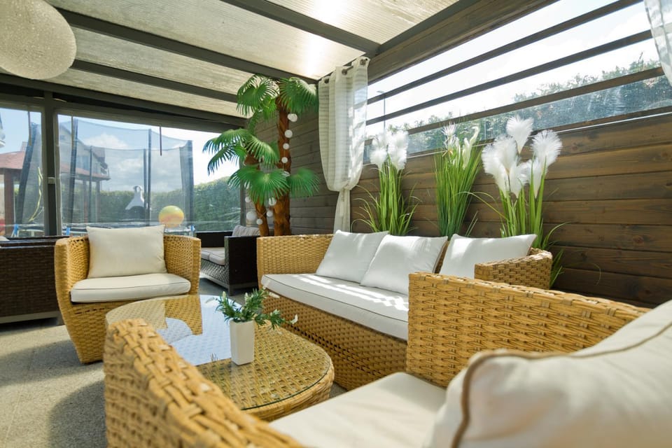 Patio, Seating area
