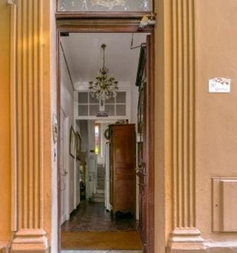 Glamorgan Hostel in Antibes