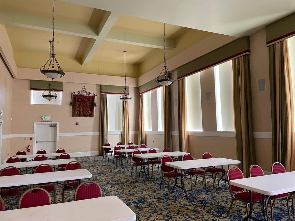 Banquet/Function facilities, Meeting/conference room, flat iron