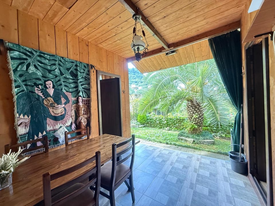 Chalet Ochos Qokhi House in Batumi