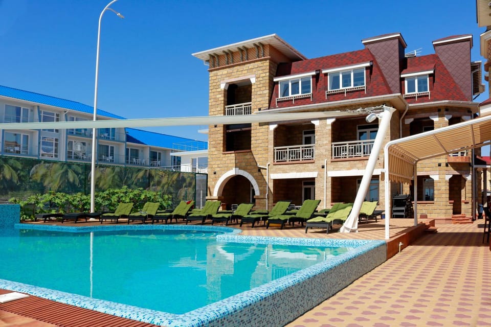 Property building, Swimming pool
