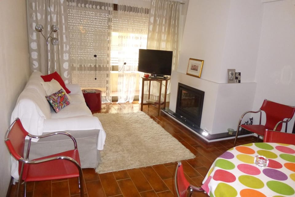 Communal lounge/ TV room, Balcony/Terrace, Garden view, Street view