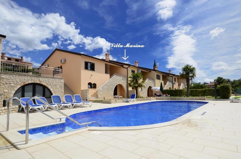 Property building, Area and facilities, Swimming pool