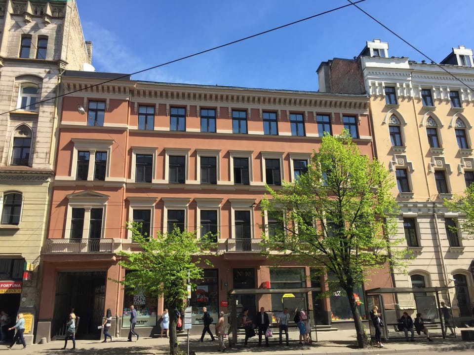 Facade/entrance