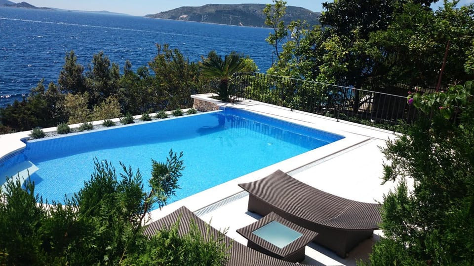 Garden, Sea view, Swimming pool