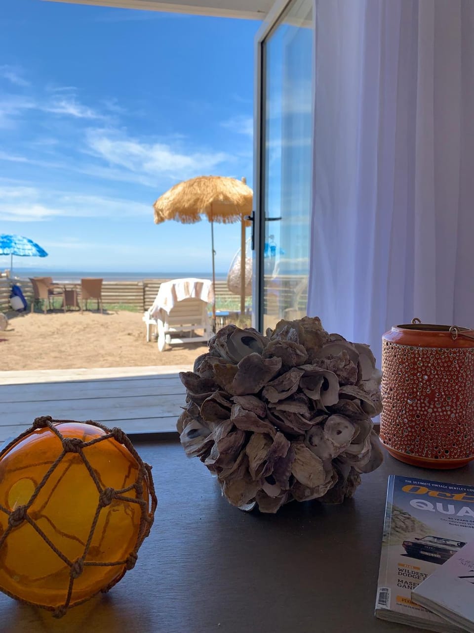 Ocean Drive Deluxe Apartment with use of the Day time Beach Hut Apartment in Brean