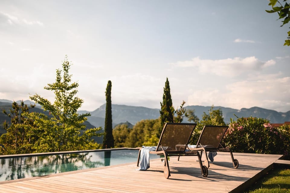 Mountain view, Pool view, Swimming pool, sunbed