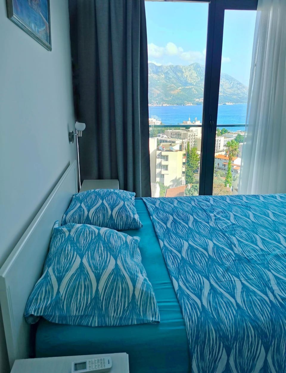Bed, Photo of the whole room, Bedroom, Mountain view, Sea view