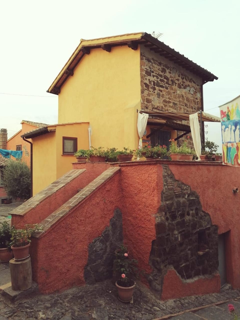 Facade/entrance