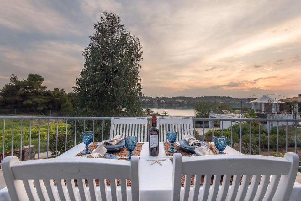 Balcony/Terrace, Lake view, Sunset