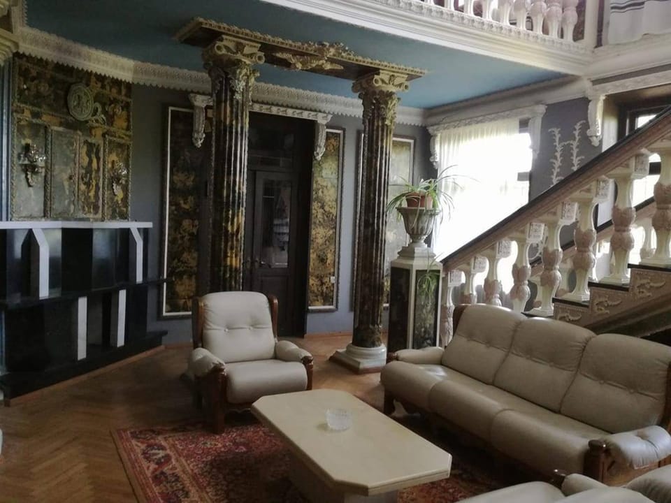 Communal lounge/ TV room