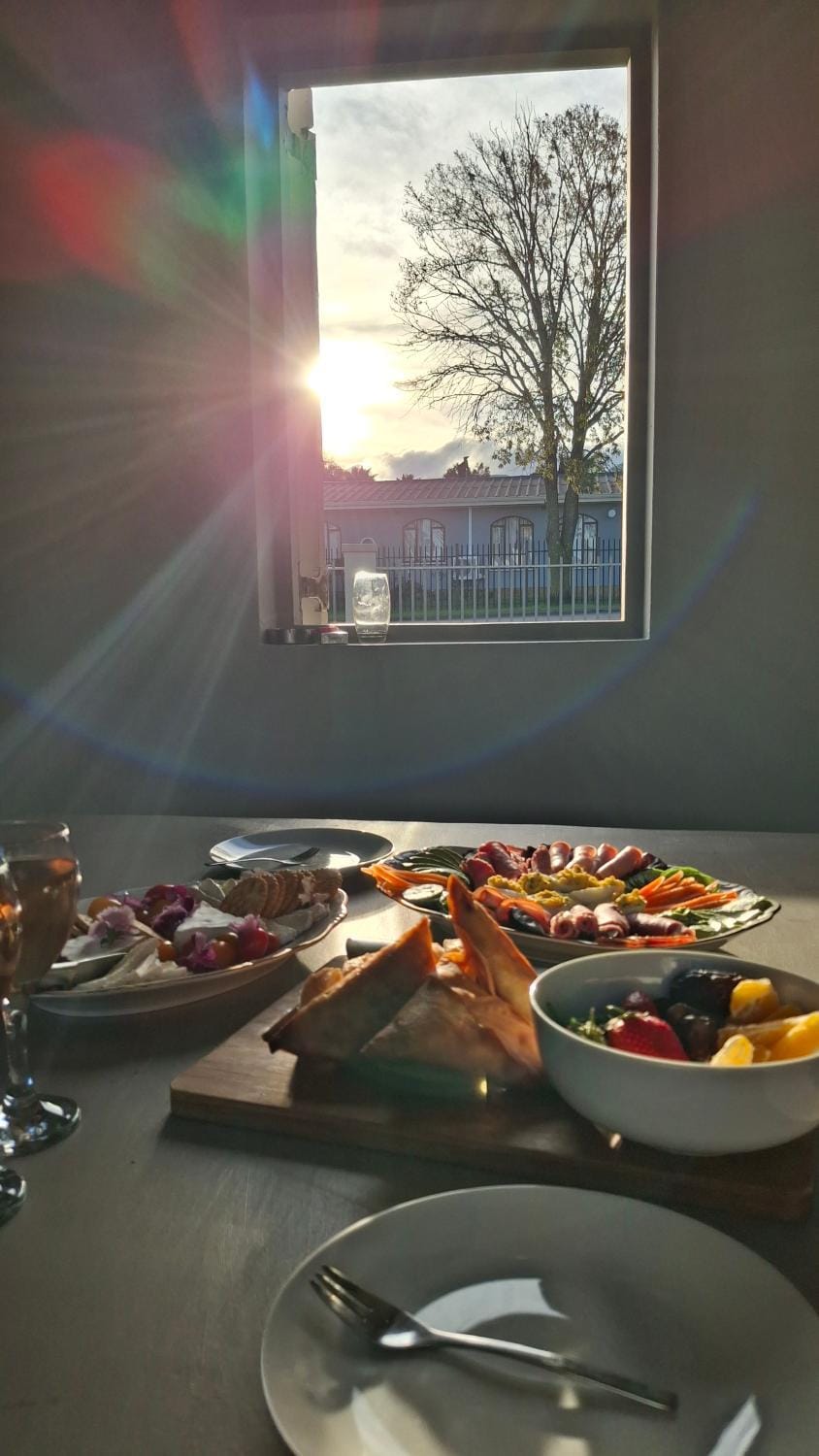 BBQ facilities, Dining area, Inner courtyard view