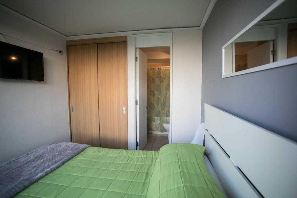 Photo of the whole room, Bedroom