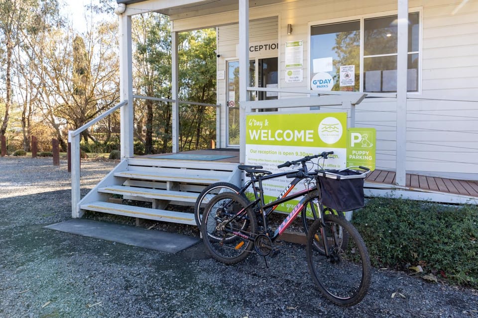 Yea Riverside Caravan Park Campground/ 
RV Resort in Yea