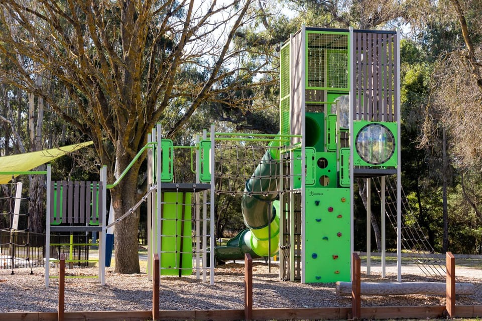 Yea Riverside Caravan Park Campground/ 
RV Resort in Yea
