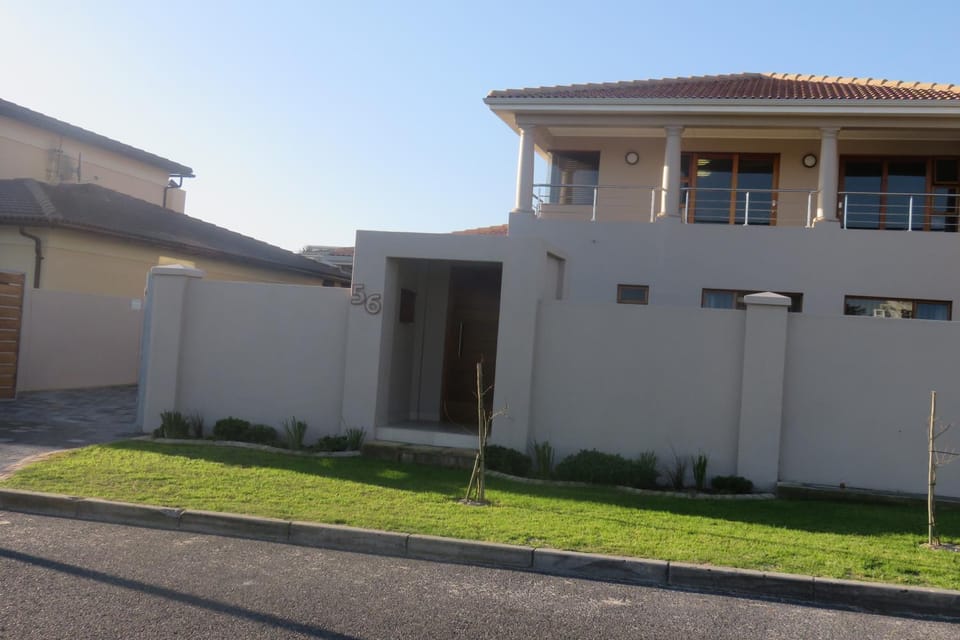 Facade/entrance, Neighbourhood, Beach, On site, Supermarket/grocery shop, Shopping Area