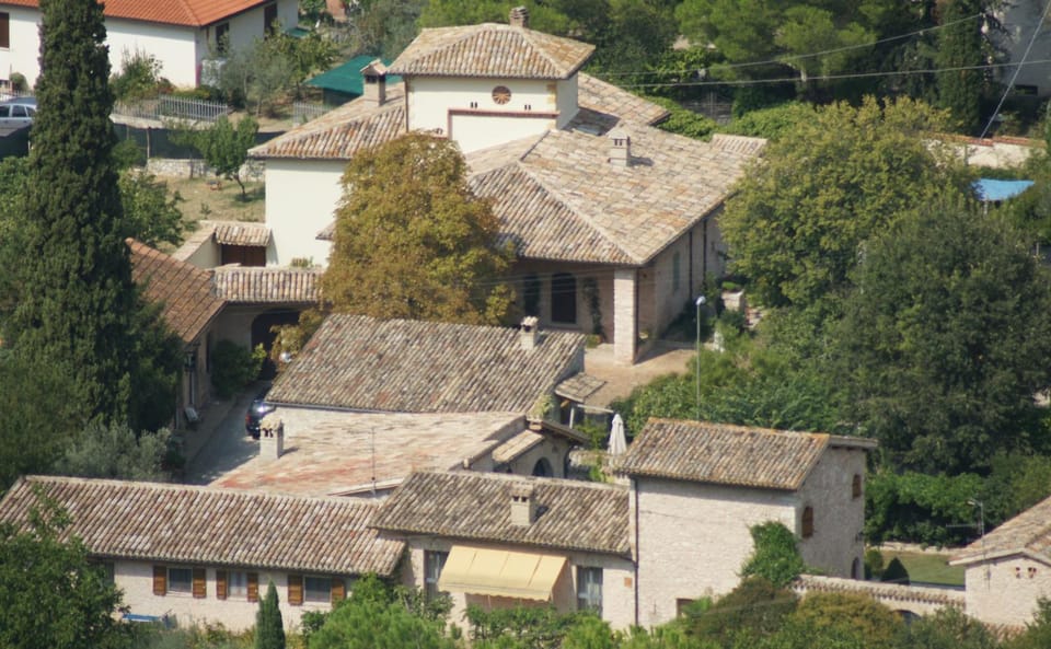 Neighbourhood, Bird's eye view