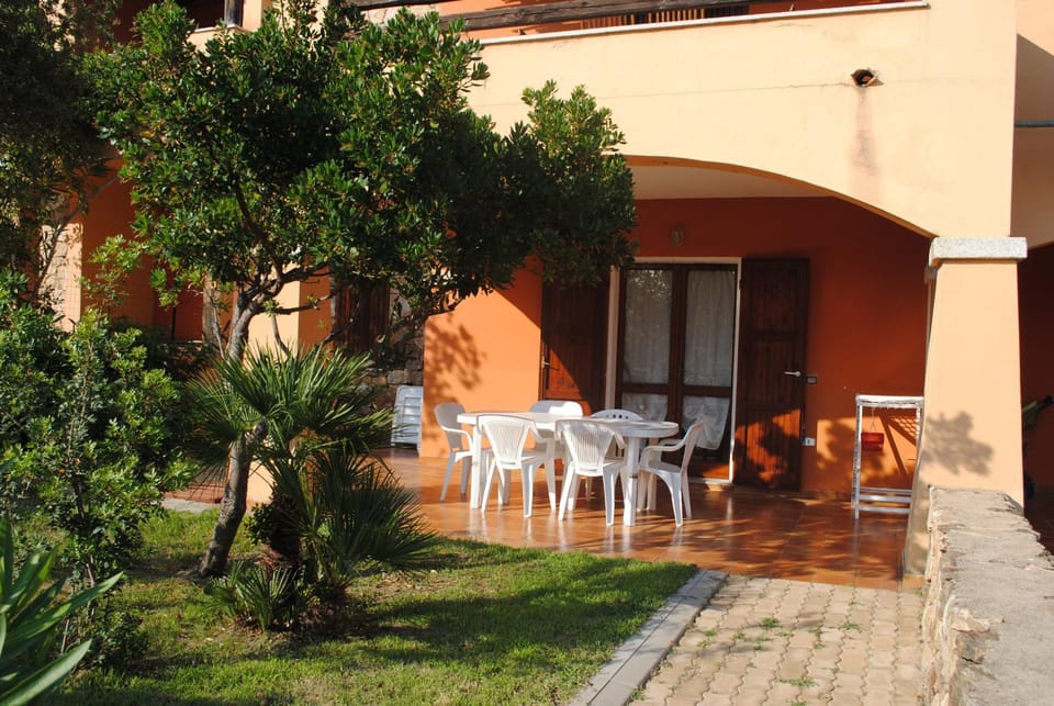 Facade/entrance, Garden, Garden view