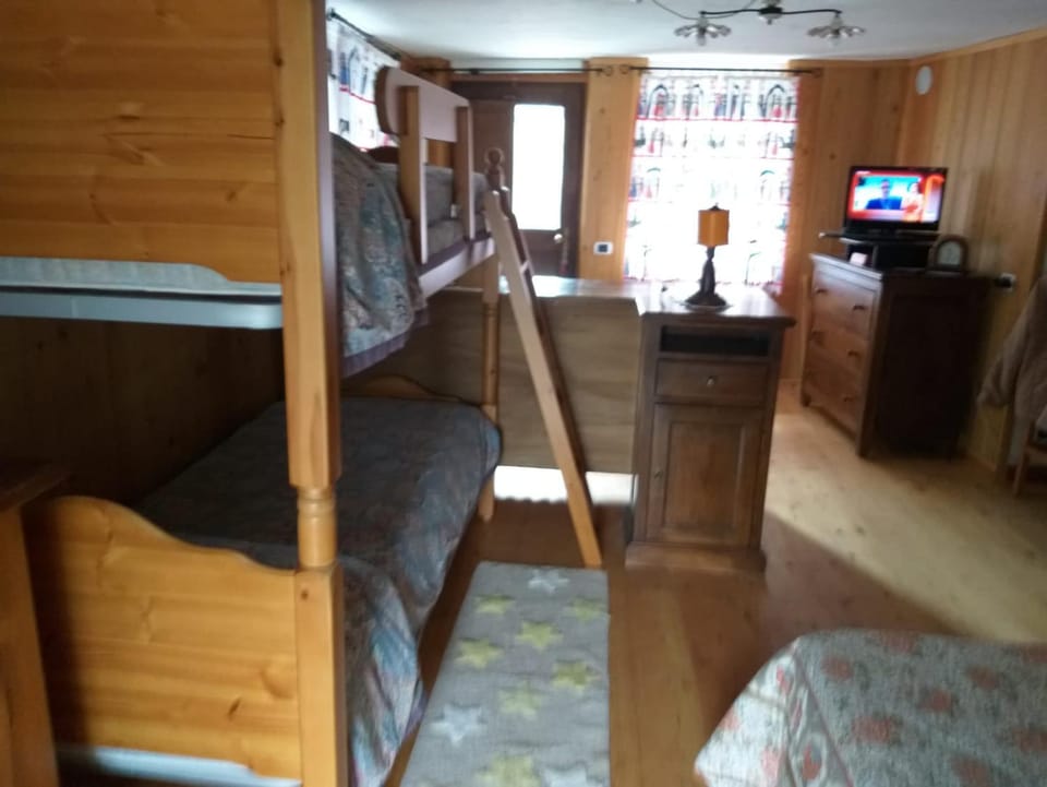 Living room, Photo of the whole room, bunk bed
