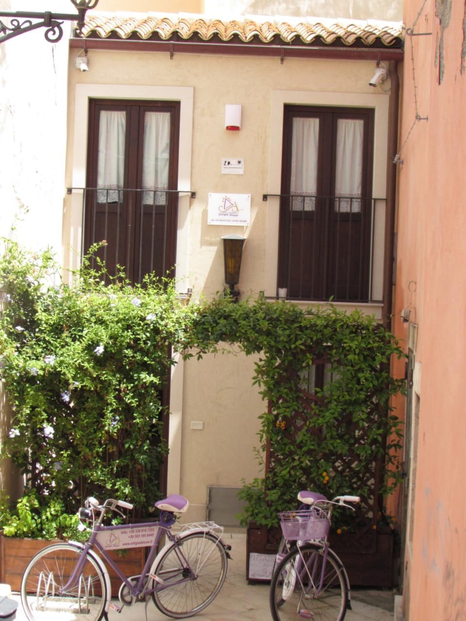 Facade/entrance