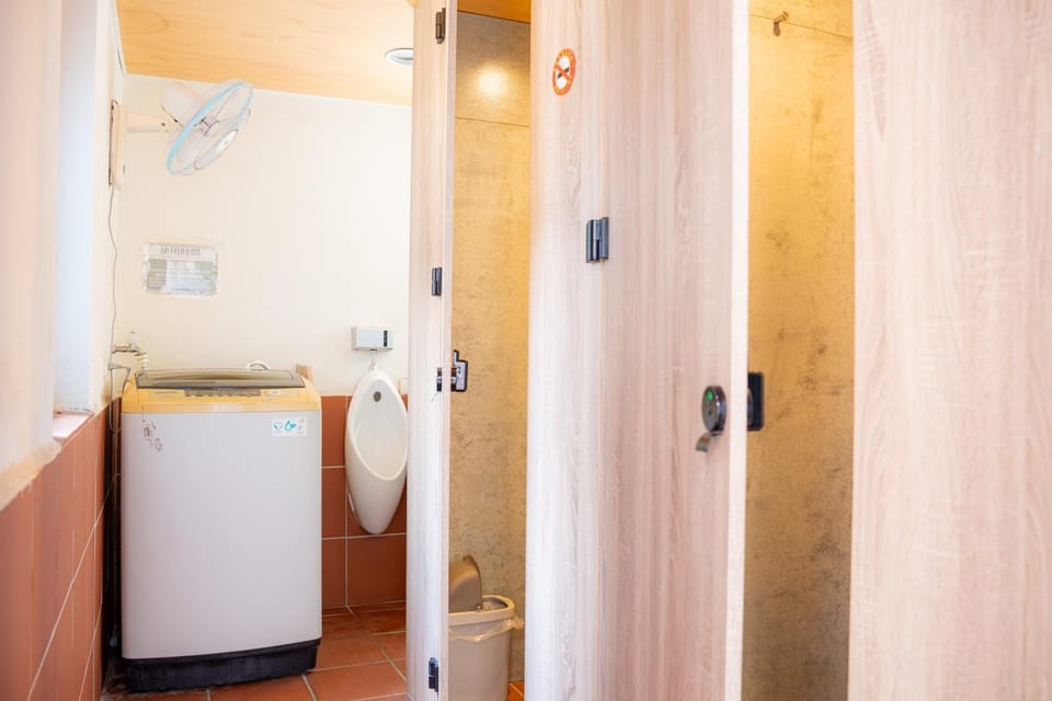 Toilet, washing machine