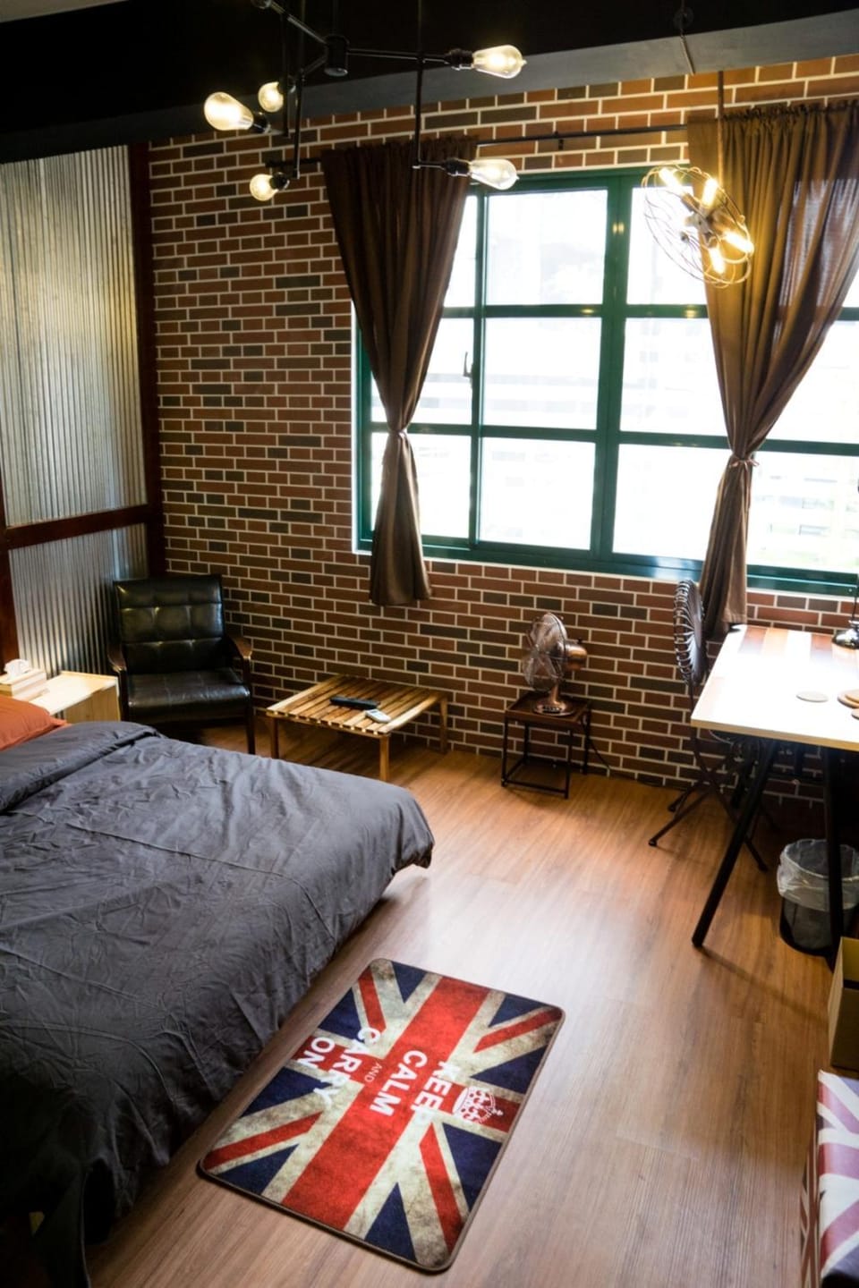 Photo of the whole room