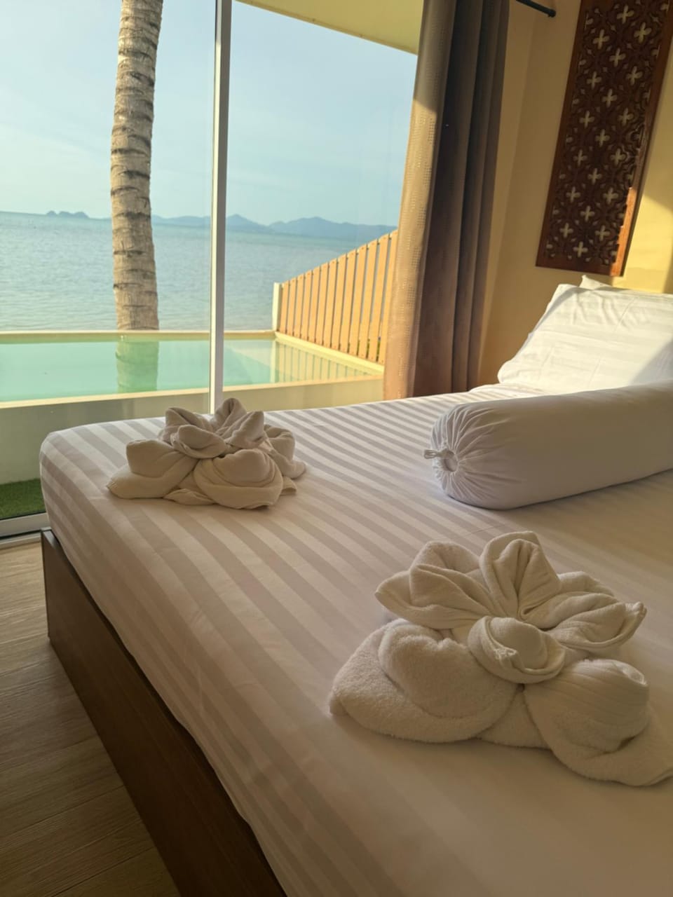 Natural landscape, View (from property/room), Balcony/Terrace, Photo of the whole room, Bedroom, Sea view