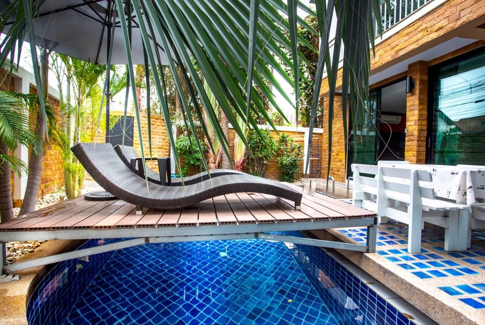 Balcony/Terrace, Pool view, Swimming pool