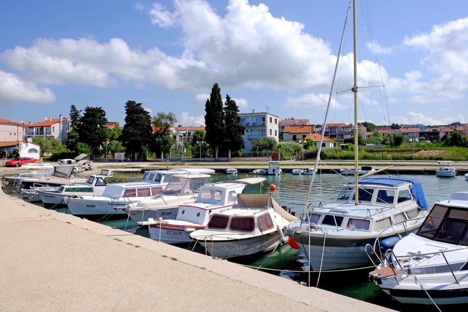 Off site, Neighbourhood