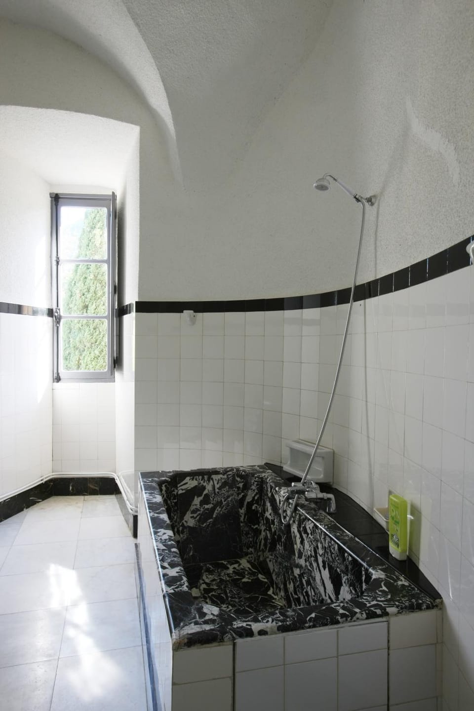 Coffee/tea facilities, Bedroom, Garden view, Landmark view, Mountain view, Pool view