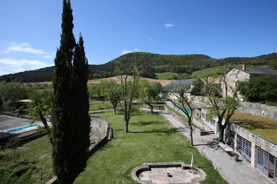 Garden, Garden, Library, Coffee/tea facilities, Banquet/Function facilities, Bedroom