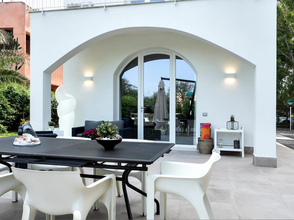 Patio, Dining area