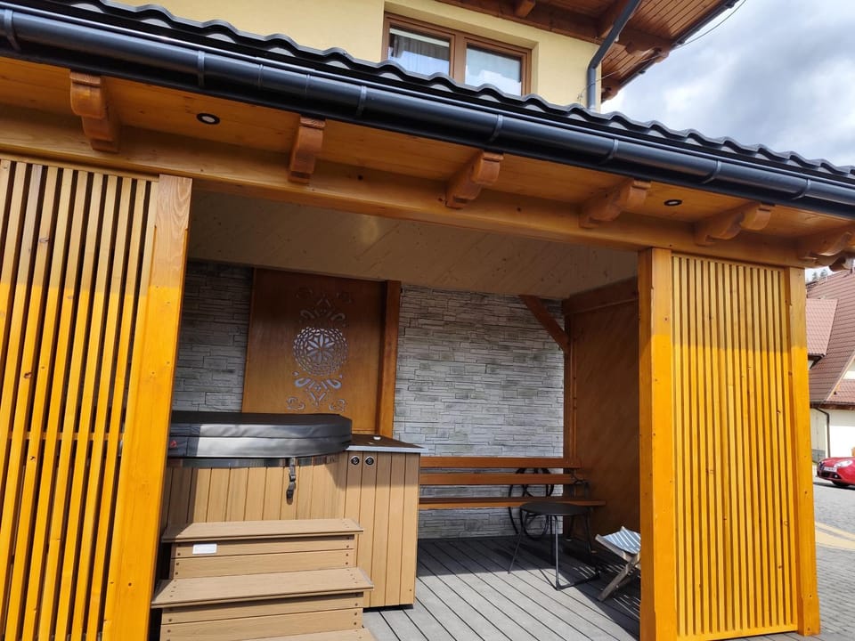 Pokoje Krystyna I Andrzej Łukaszczyk z WIDOKIEM NA GÓRY i Jacuzzi Vacation rental in Lesser Poland Voivodeship