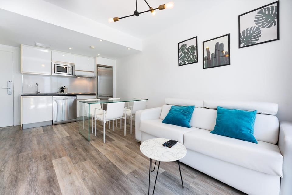 Kitchen or kitchenette, Living room, Dining area
