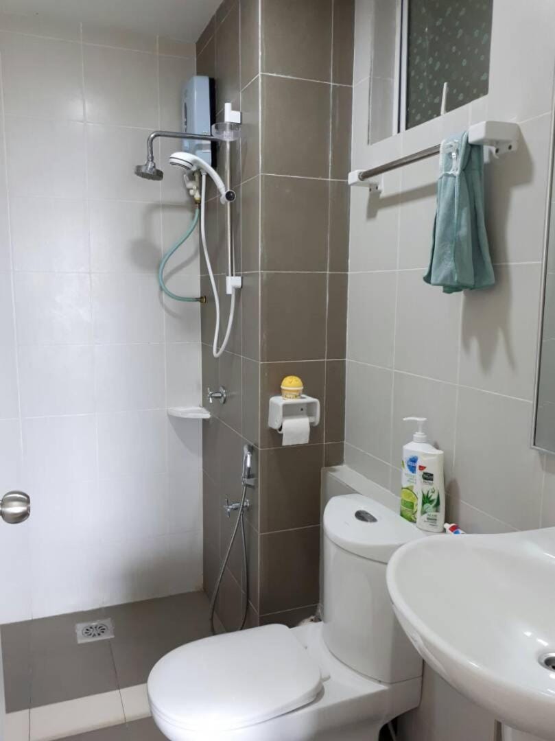 Shower, Toilet, Bathroom