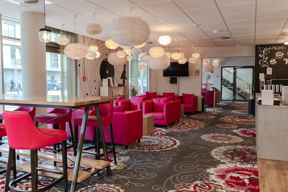 Lounge or bar