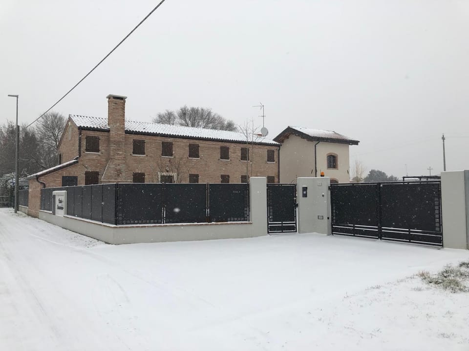 Winter, Street view