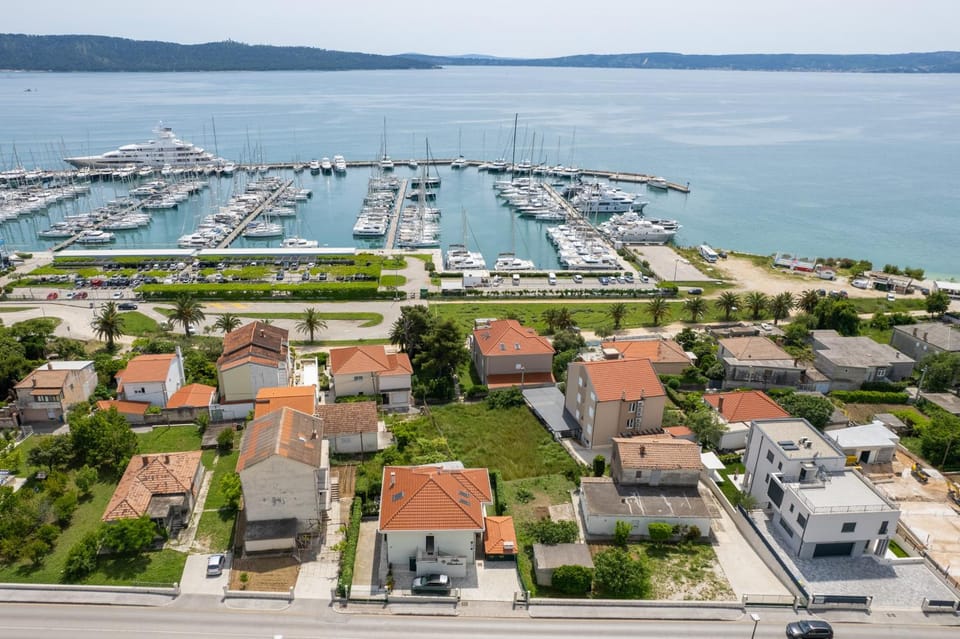 Villa Barbara-Kastela with heated pool Apartment in Šibenik-Knin County, Croatia