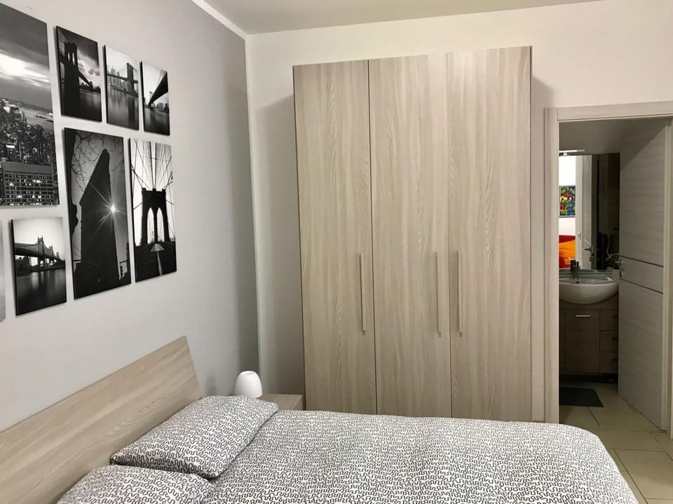 Bed, Photo of the whole room